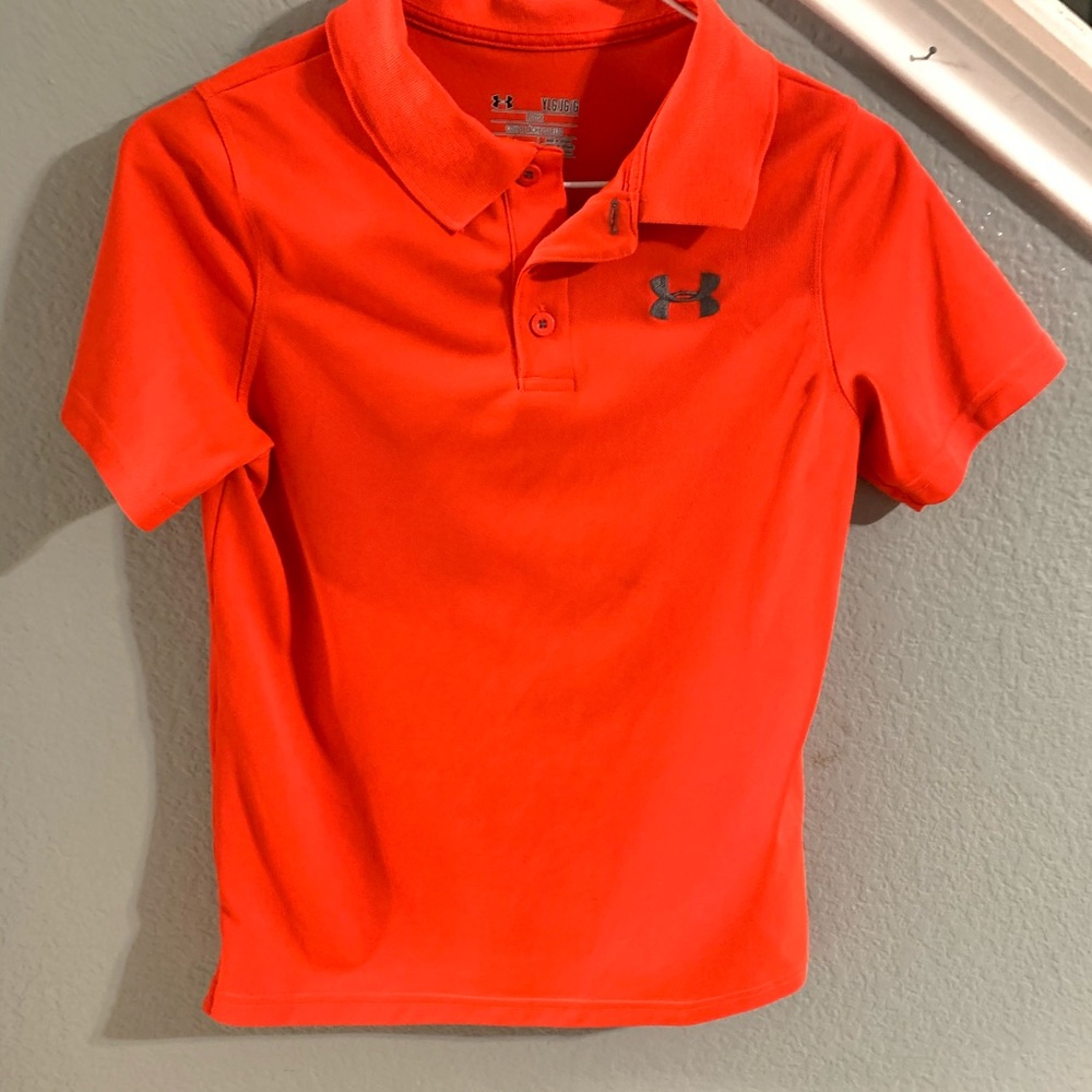 Under armour dry fit shirt youth large